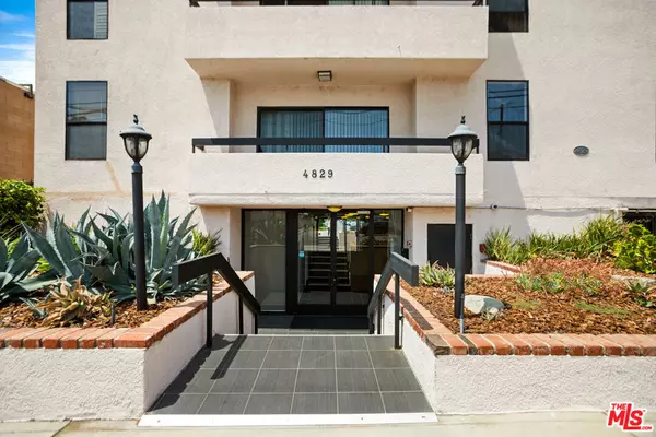 4829 Whitsett AVE #301, Valley Village, CA 91607