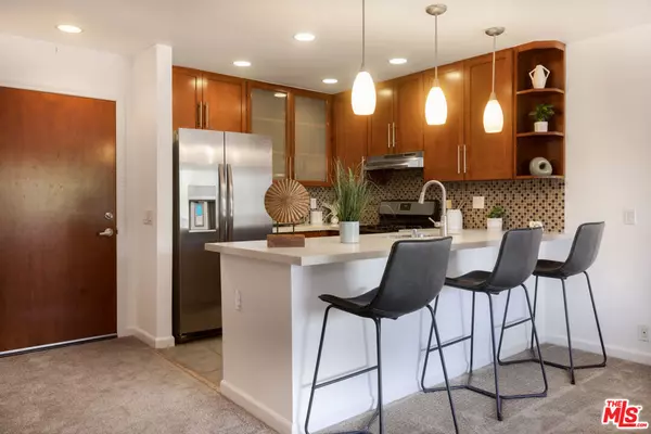 Sherman Oaks, CA 91423,4702 Fulton AVE #304