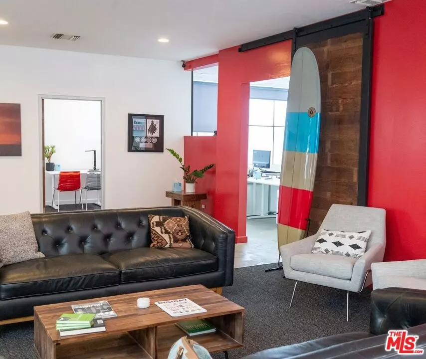 Santa Monica, CA 90405,Address not disclosed