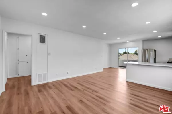 Los Angeles, CA 90034,3670 Greenfield AVE #3
