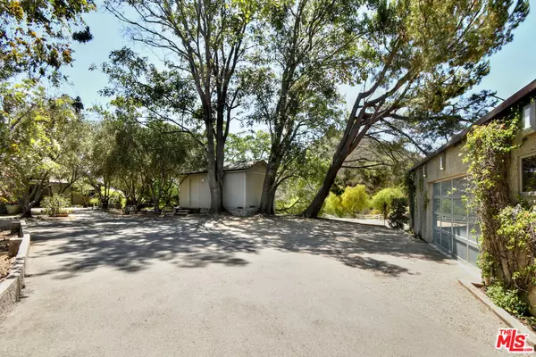 Calabasas, CA 91302,25700 Mulholland HWY