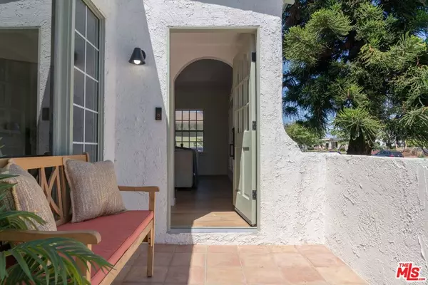 Los Angeles, CA 90047,1826 W 78th ST