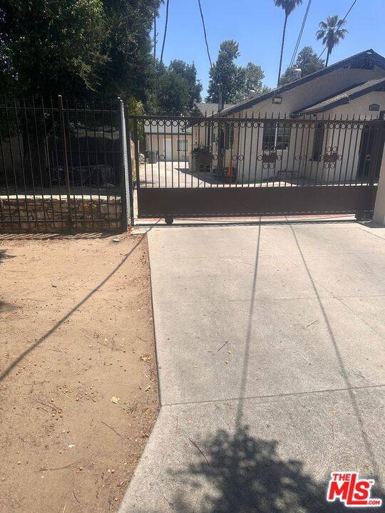 Canoga Park, CA 91303,7416 1/2 Vassar AVE