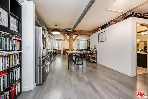 Los Angeles, CA 90013,527 Molino ST #206