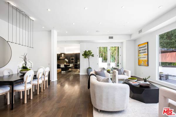 Beverly Hills, CA 90210,1642 Lindacrest DR