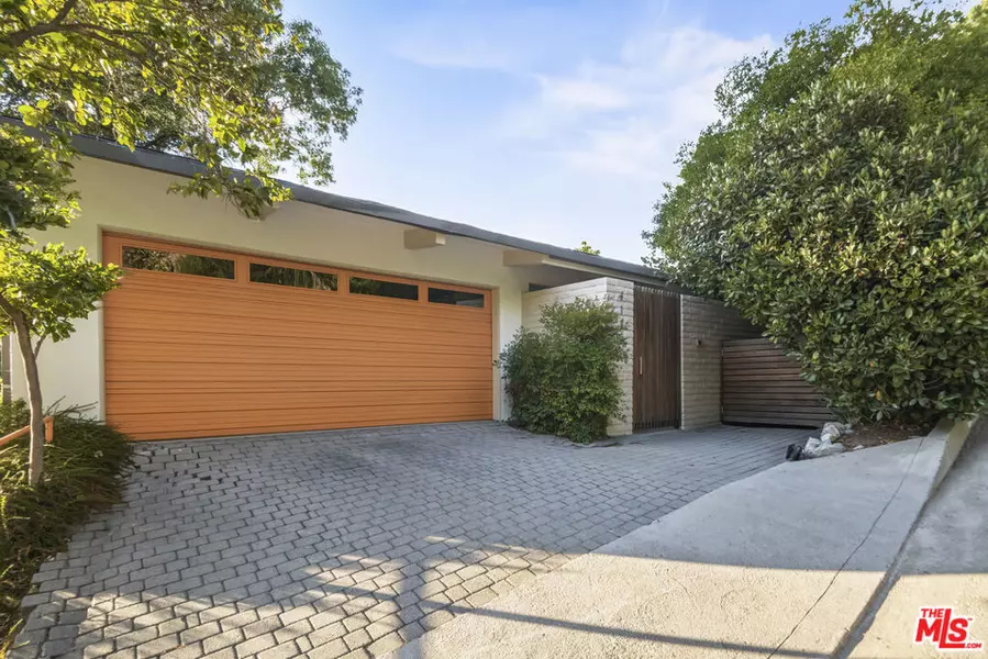 4116 Witzel DR, Sherman Oaks, CA 91423