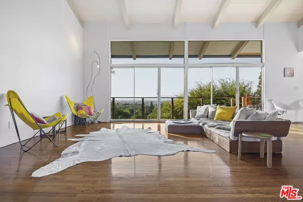 Sherman Oaks, CA 91423,4116 Witzel DR