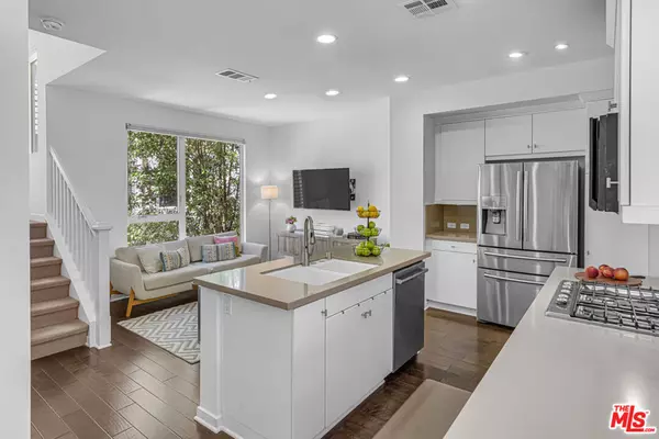 Los Angeles, CA 90028,5633 Observation LN