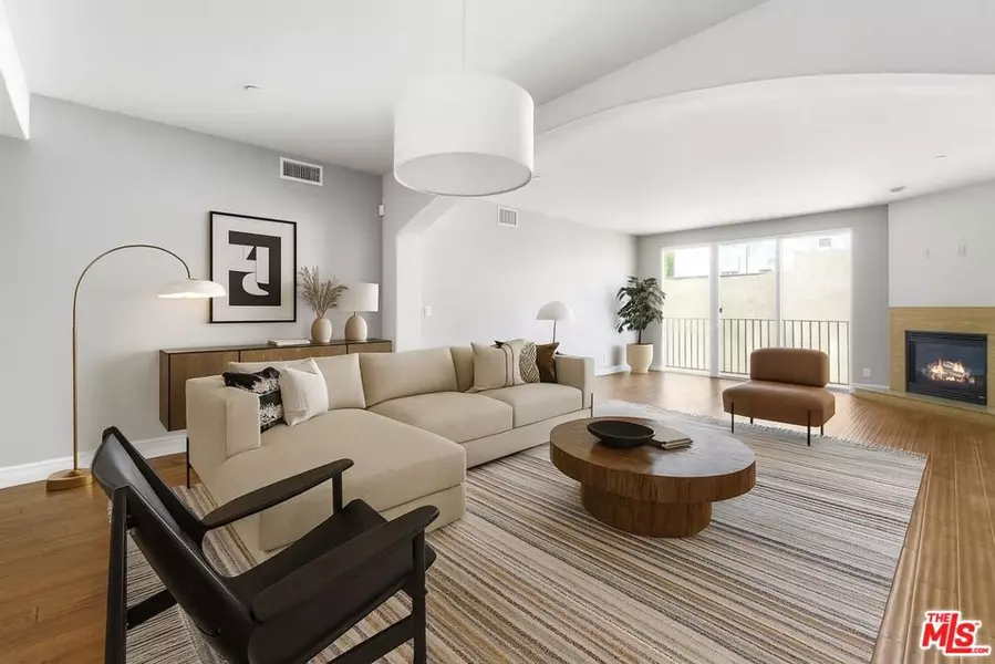 4711 Ambrose AVE #201, Los Angeles, CA 90027