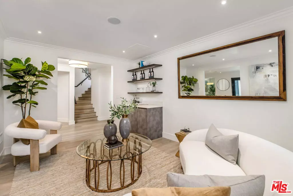 Beverly Hills, CA 90210,1805 Coldwater Canyon DR