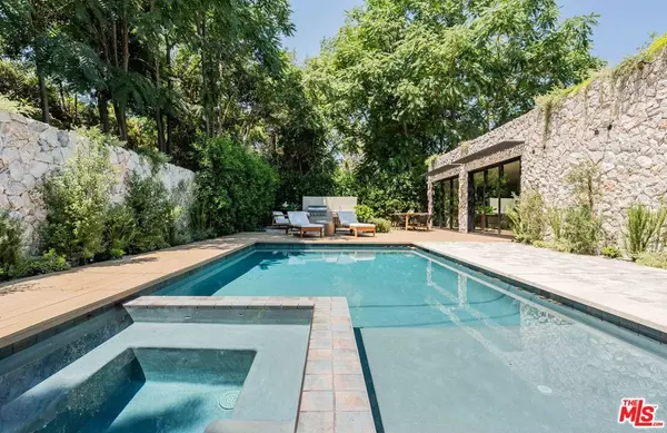 Woodland Hills, CA 91367,23426 Erwin ST