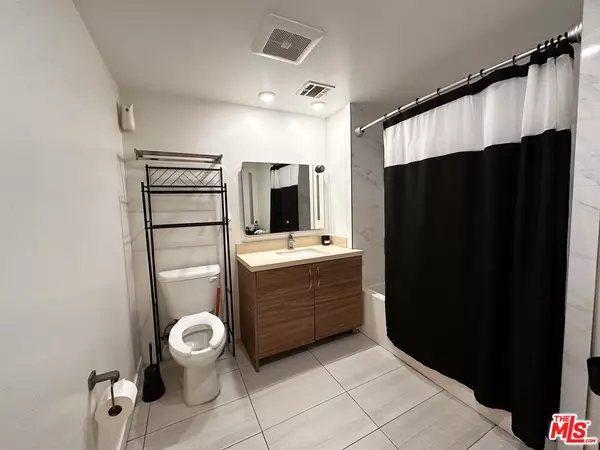 Los Angeles, CA 90038,5531 La Mirada AVE #101