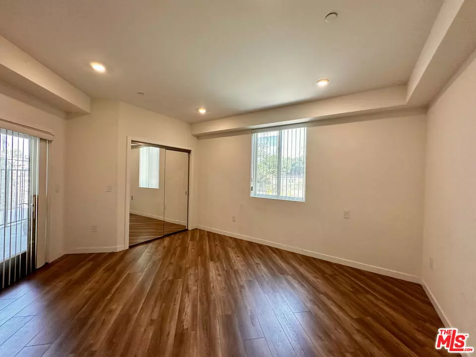 Los Angeles, CA 90038,5531 La Mirada AVE #101