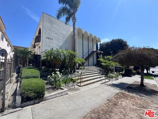 Playa Del Rey, CA 90293,8346 Manitoba ST #11