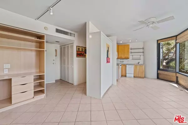 Marina Del Rey, CA 90292,4316 Marina City DR #104G