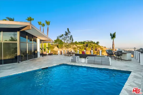 6530 Lakeridge RD, Los Angeles, CA 90068