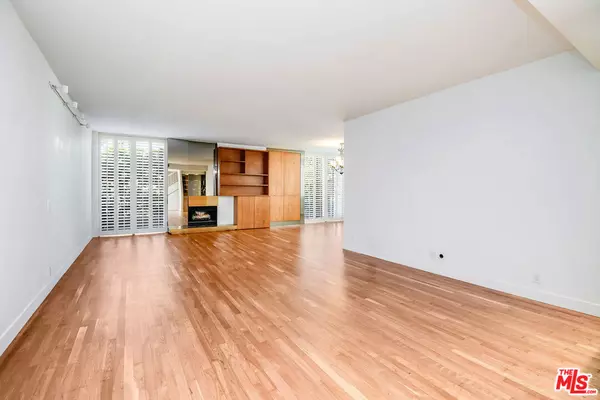 Beverly Hills, CA 90212,211 S Spalding DR #107N