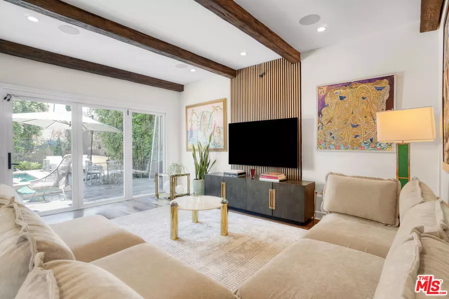 1042 S Stanley AVE, Los Angeles, CA 90019