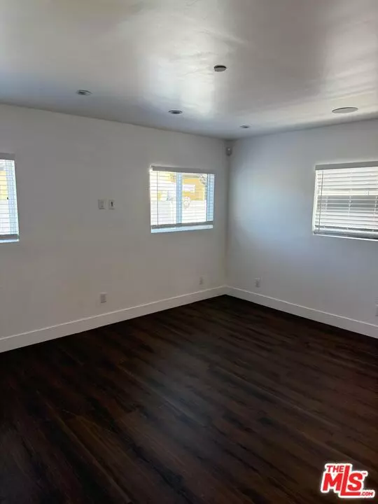 Van Nuys, CA 91406,6626 Blewett
