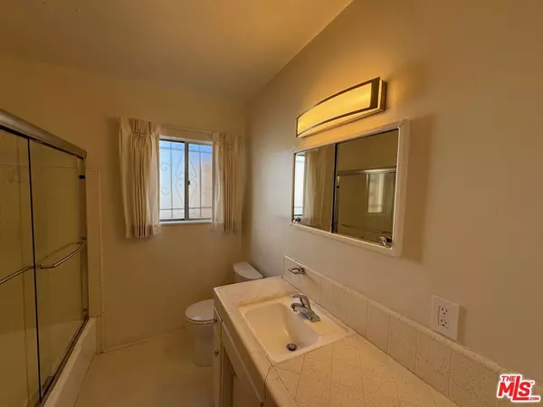 Los Angeles, CA 90039,4168 Brunswick AVE #B