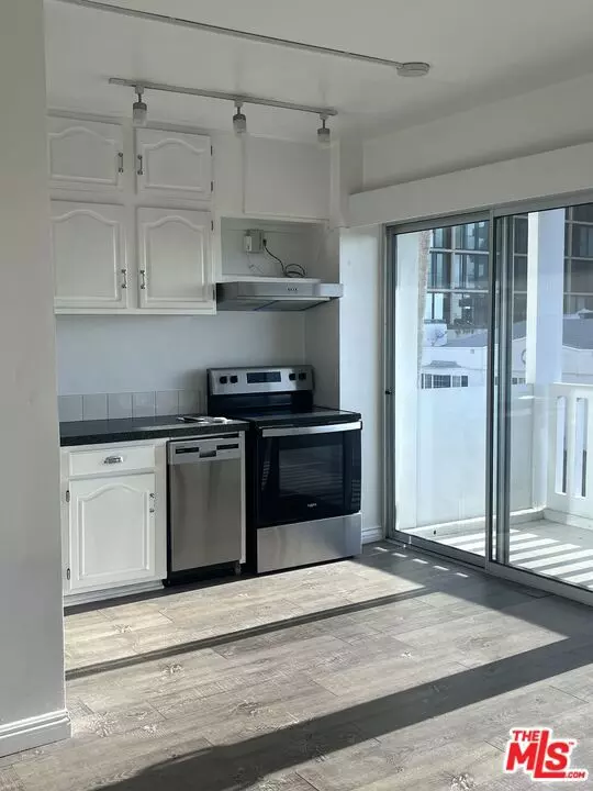 West Hollywood, CA 90069,999 N Doheny DR #305