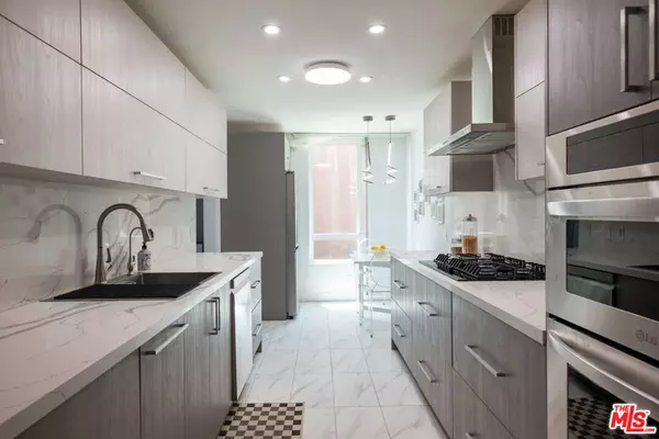 Sherman Oaks, CA 91423,4822 Van Noord AVE #6