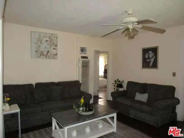 Los Angeles, CA 90043,4919 7th AVE