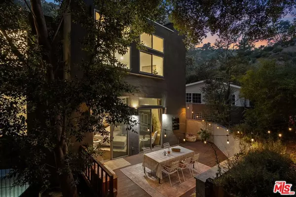 Los Angeles, CA 90046,2180 Laurel Canyon BLVD