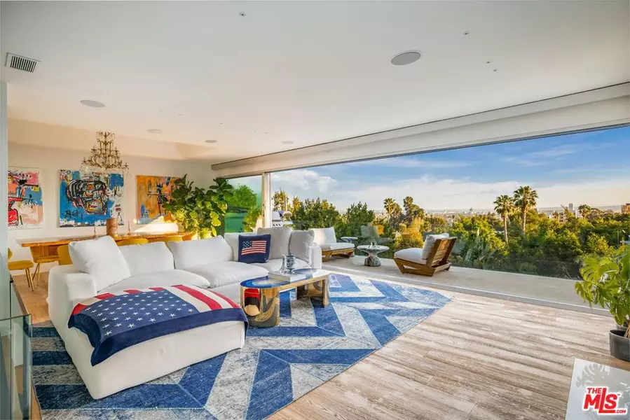 7924 Hillside AVE, Los Angeles, CA 90046