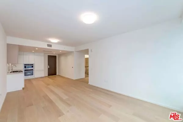 Los Angeles, CA 90017,877 Francisco ST #708