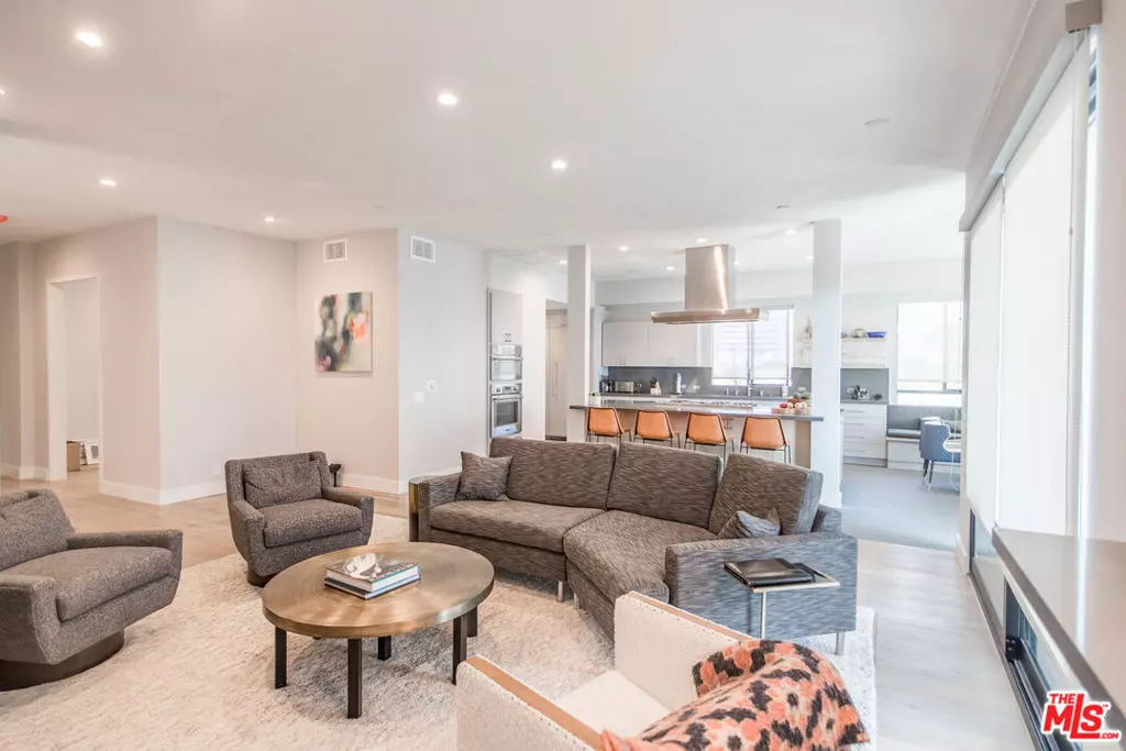 Santa Monica, CA 90403,1115 14Th ST