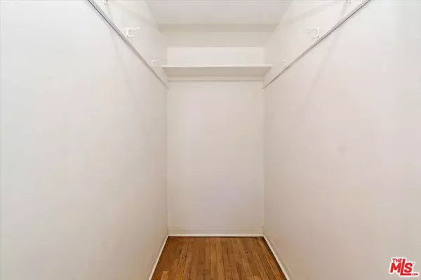 Los Angeles, CA 90016,5381 1/2 Village