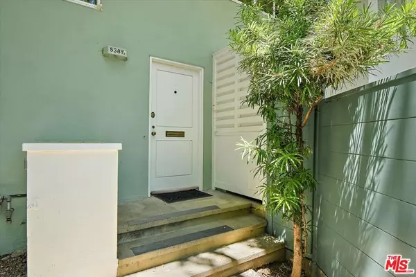 Los Angeles, CA 90016,5381 1/2 Village