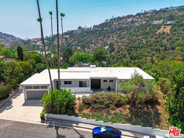 2657 Zorada DR, Los Angeles, CA 90046