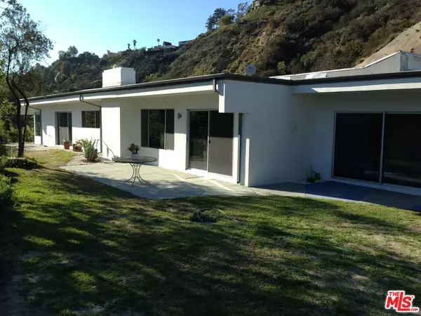 Los Angeles, CA 90046,2657 Zorada DR