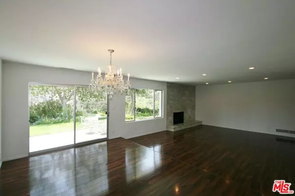 Los Angeles, CA 90046,2657 Zorada DR