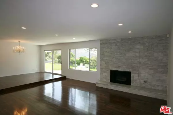 Los Angeles, CA 90046,2657 Zorada DR