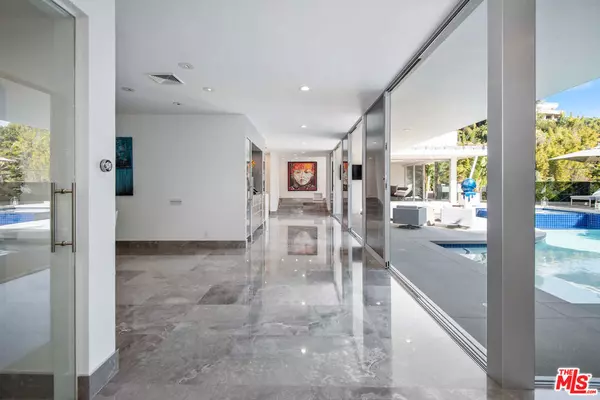Beverly Hills, CA 90210,1250 Angelo DR