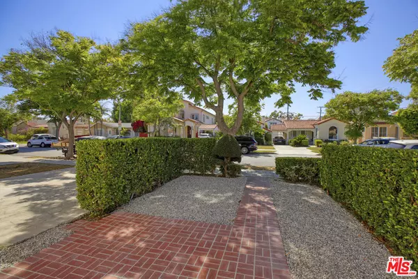 Beverly Hills, CA 90211,426 S Swall DR