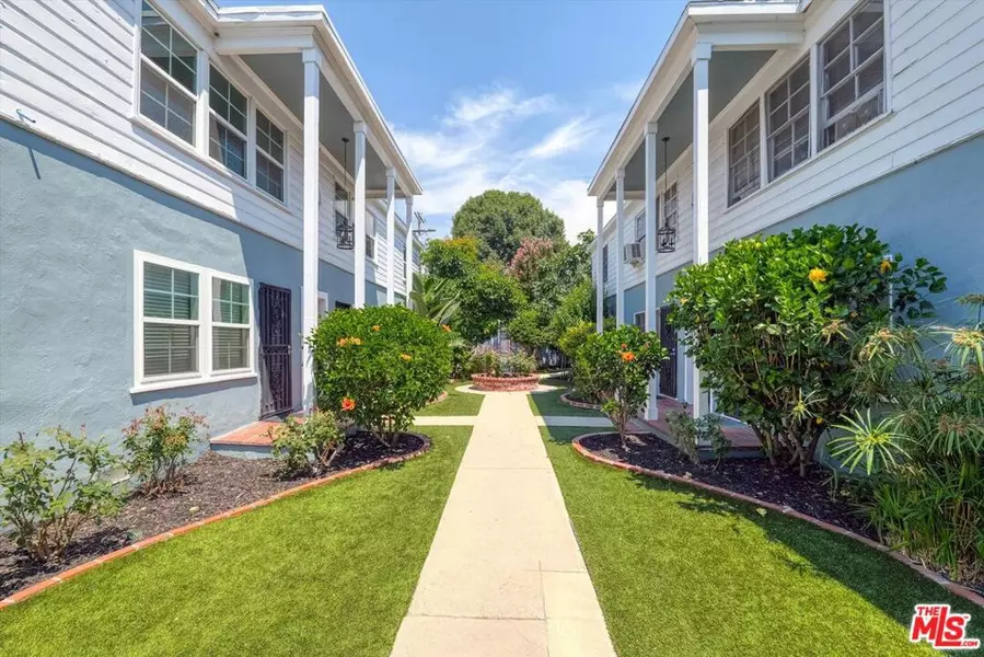 11683 Chandler BLVD #11683 1/2, North Hollywood, CA 91601