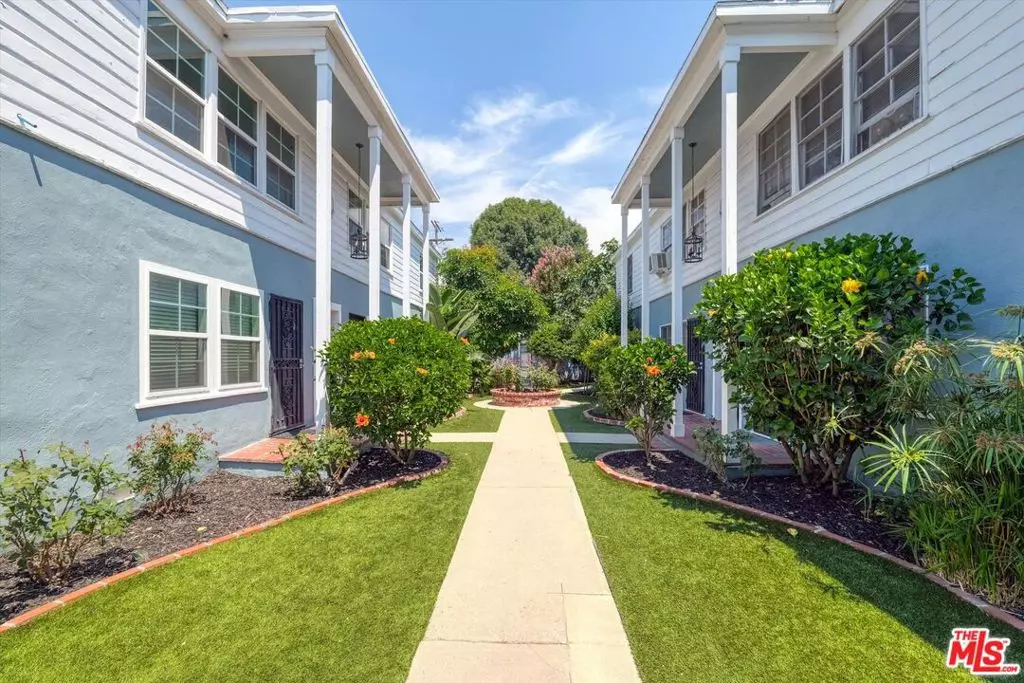 North Hollywood, CA 91601,11683 Chandler BLVD #11683 1/2