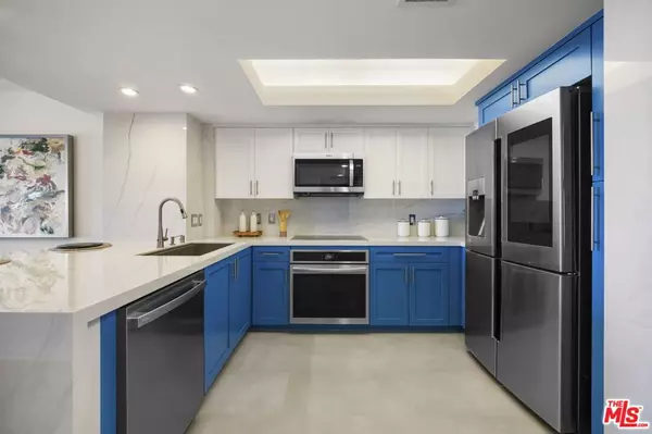 Marina Del Rey, CA 90292,13700 Marina Pointe DR #809