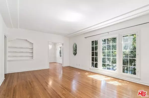 Beverly Hills, CA 90211,361 1/2 S Doheny DR