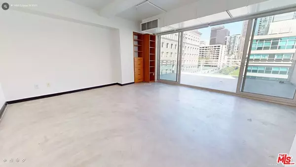 Los Angeles, CA 90015,1000 S Hope ST #524