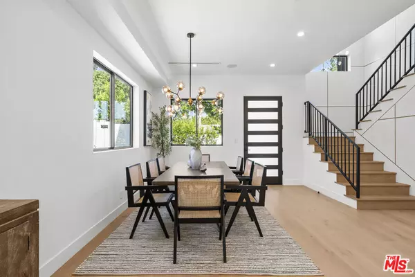 Encino, CA 91316,5741 Newcastle AVE