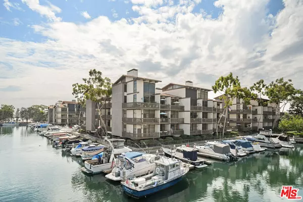 Long Beach, CA 90803,9323 N Marina Pacifica DR
