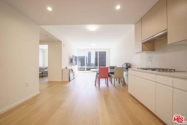 877 Francisco ST #1208, Los Angeles, CA 90017