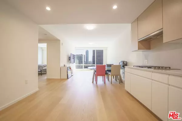 877 Francisco ST #1208, Los Angeles, CA 90017