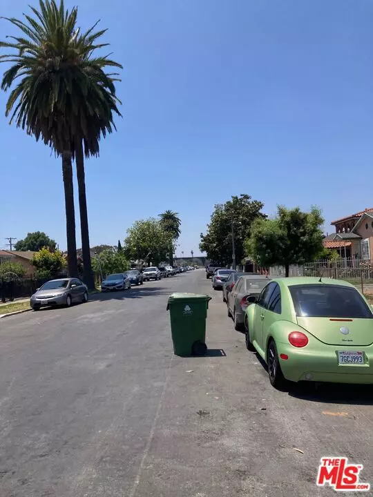 Los Angeles, CA 90003,161 W 93rd ST