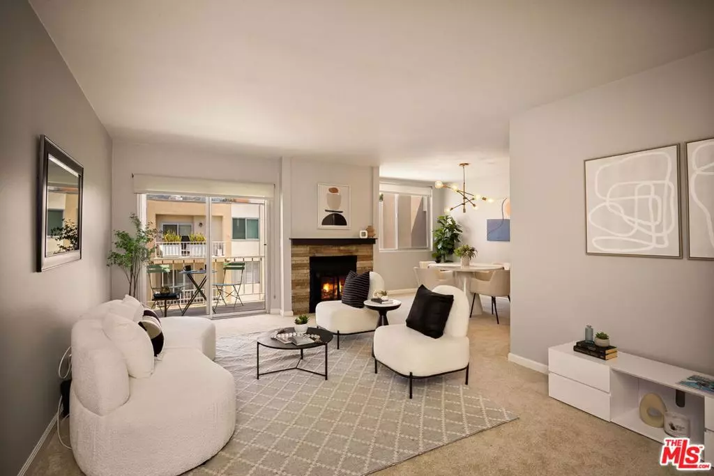 West Hollywood, CA 90069,927 N Kings RD #306